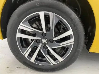 Photo 17 Peugeot 208  PureTech 100 S&S BVM6