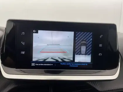 Photo 27 Peugeot 208  PureTech 100 S&S BVM6
