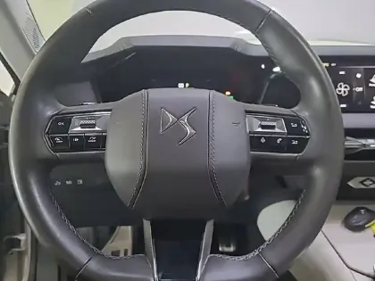 Photo 17 DS DS 4  Hybride E-Tense 225 EAT8