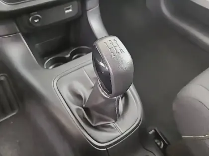 Photo 13 Citroën C3  PureTech 83 S&S BVM5