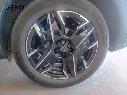 Photo 10 Peugeot 3008  Hybrid 136 e-DCS6