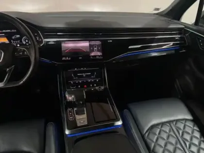 Photo 19 Audi Q7 60 TFSI e 456 Tiptronic 8 Quattro Competition