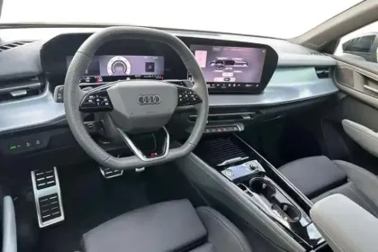 Photo 5 Audi Q3 E HYBRID 272 CH S tronic 6