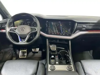 Photo 7 Volkswagen Touareg 3.0 TSI eHybrid 462 ch Tiptronic 8 4Motion R