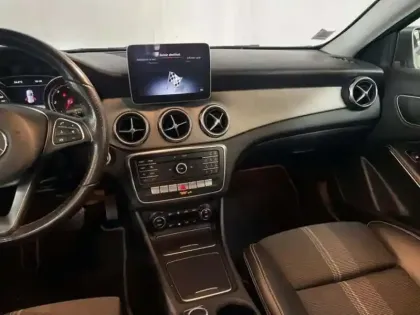 Photo 9 Mercedes GLA 200 d 7-G DCT Sensation