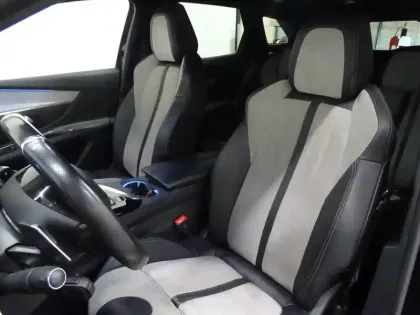 Photo 8 Peugeot 3008  HYBRID4 300ch GT Pack e-EAT8