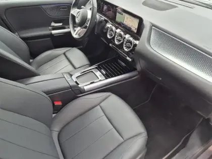 Photo 14 Mercedes GLA  200 d 150ch Progressive Line 8G-DCT
