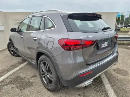 Photo 10 Mercedes GLA  200 d 150ch Progressive Line 8G-DCT