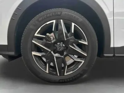 Photo 8 Peugeot 5008  Hybrid 145ch Allure e-DCS6