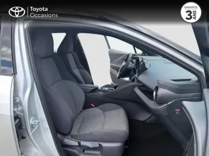 Photo 12 Toyota C-HR  2.0 Hybride Rechargeable 225ch Graphic MY26