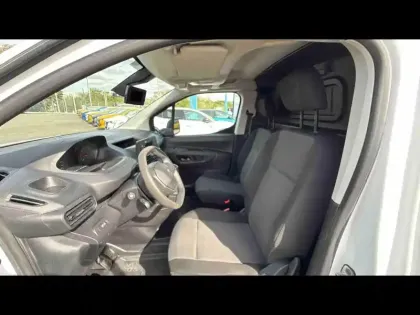 Photo 11 Peugeot Partner  Standard 650kg BlueHDi 100ch S&S