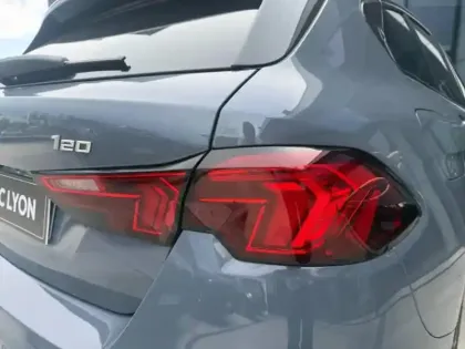 Photo 13 BMW Serie 1 Série 1 120A 170ch M Sport Design DKG7