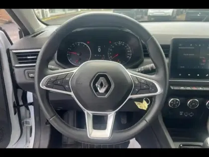 Photo 8 Renault Clio  1.6 E-Tech hybride 145ch Equilibre