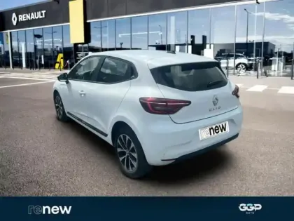 Photo 12 Renault Clio  1.6 E-Tech hybride 145ch Equilibre