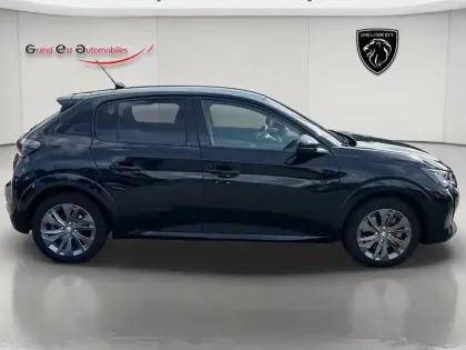 Photo 6 Peugeot 208  e- 136ch Style