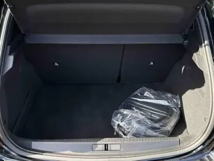 Photo 13 Peugeot 208  e- 136ch Style