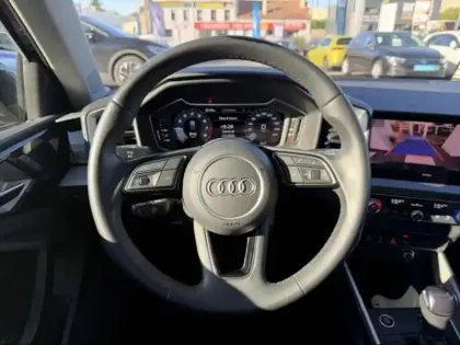 Photo 9 Audi A1  Sportback 30 TFSI 110ch Design Luxe S tronic 7