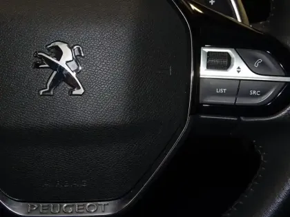 Photo 14 Peugeot 2008  1.2 PureTech 130ch S&S Style EAT8