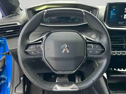 Photo 11 Peugeot 208  e- 136ch GT