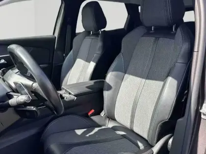 Photo 8 Peugeot 3008  HYBRID 225ch Allure Pack e-EAT8