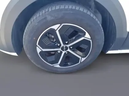 Photo 8 Kia Niro  1.6 GDi 183ch PHEV Motion DCT6