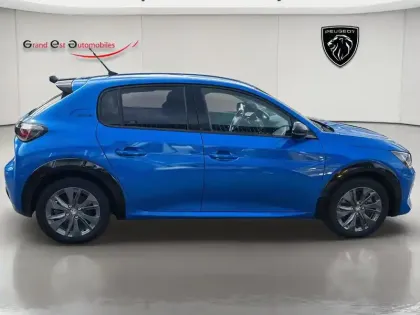 Photo 6 Peugeot 208  e- 136ch Style