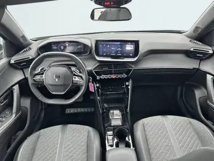 Photo 7 Peugeot 2008  Hybrid 136 e-DCS6
