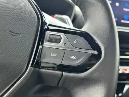 Photo 17 Peugeot 2008  Hybrid 136 e-DCS6