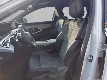 Photo 10 Peugeot 5008  Hybrid 145 ch e-DCS6