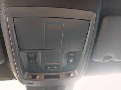 Photo 23 Peugeot 5008  Hybrid 145 ch e-DCS6
