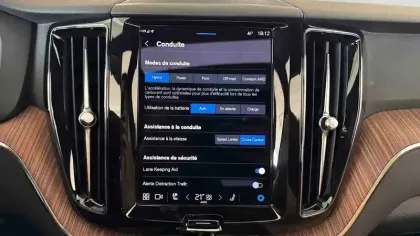 Photo 21 Volvo XC60  T6 AWD Hybride rechargeable 253 ch+145 ch Geartronic 8