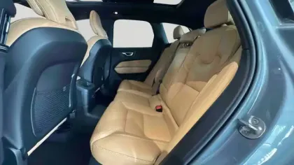 Photo 14 Volvo XC60  T6 AWD Hybride rechargeable 253 ch+145 ch Geartronic 8