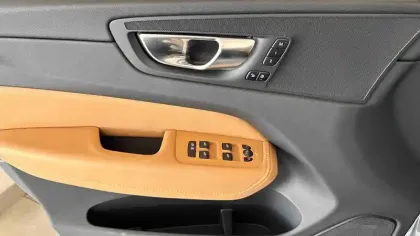 Photo 16 Volvo XC60  T6 AWD Hybride rechargeable 253 ch+145 ch Geartronic 8