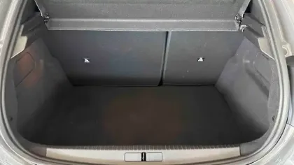 Photo 8 Peugeot 208  Hybrid 136 e-DCS6