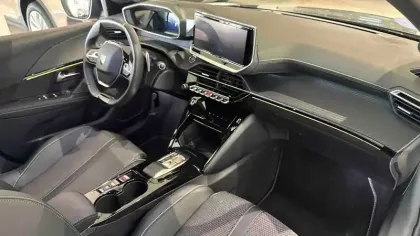 Photo 22 Peugeot 208  Hybrid 136 e-DCS6