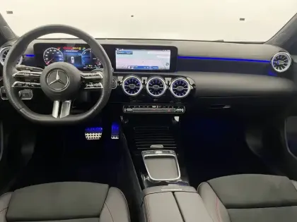 Photo 29 Mercedes Classe A  250 e 8G-DCT