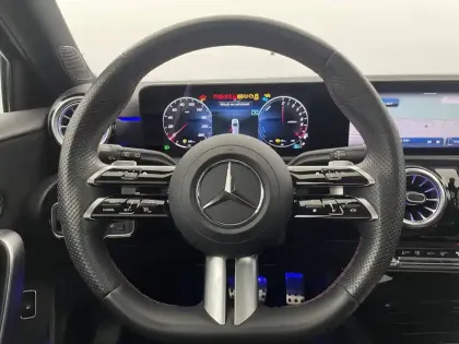 Photo 22 Mercedes Classe A  250 e 8G-DCT