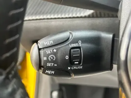 Photo 15 Peugeot 208  PureTech 100 S&S BVM6