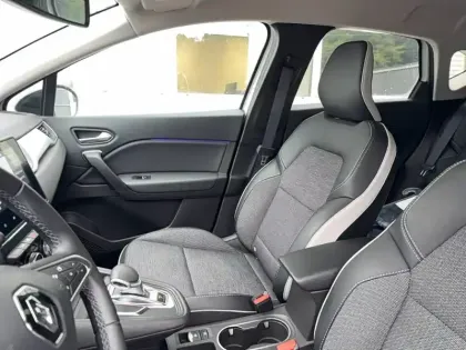Photo 16 Renault Captur  E-Tech 145 - 21