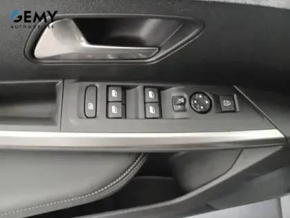 Photo 11 Peugeot 5008  Hybrid 145 ch e-DCS6