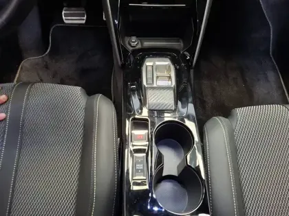 Photo 14 Peugeot 208  Hybrid 100 e-DCS6