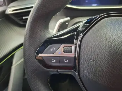 Photo 20 Peugeot 208  Hybrid 100 e-DCS6