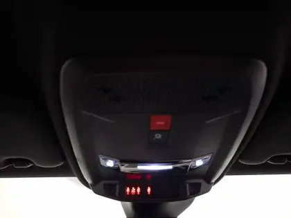 Photo 15 Peugeot 208  Hybrid 100 e-DCS6