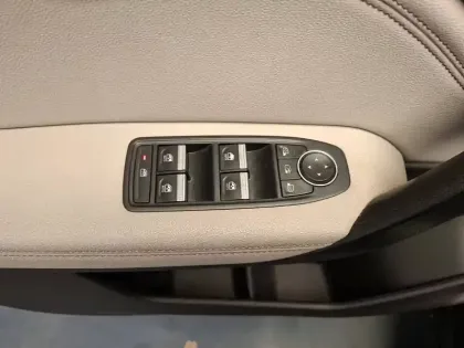 Photo 13 Renault Captur  E-Tech Plug-in 160
