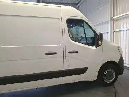 Photo 30 Renault Master  FGN TRAC F3300 L2H2 DCI 135