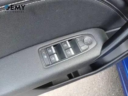 Photo 13 Renault Captur  E-Tech full hybrid 145
