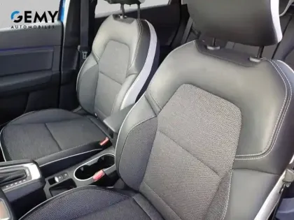 Photo 8 Renault Captur  E-Tech full hybrid 145