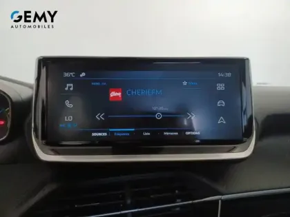 Photo 13 Peugeot 2008  Hybrid 136 e-DCS6