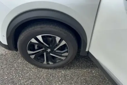 Photo 12 Peugeot 2008  PureTech 130 S&S EAT8