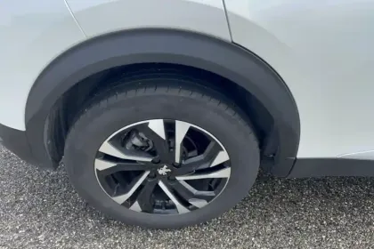 Photo 14 Peugeot 2008  PureTech 130 S&S EAT8